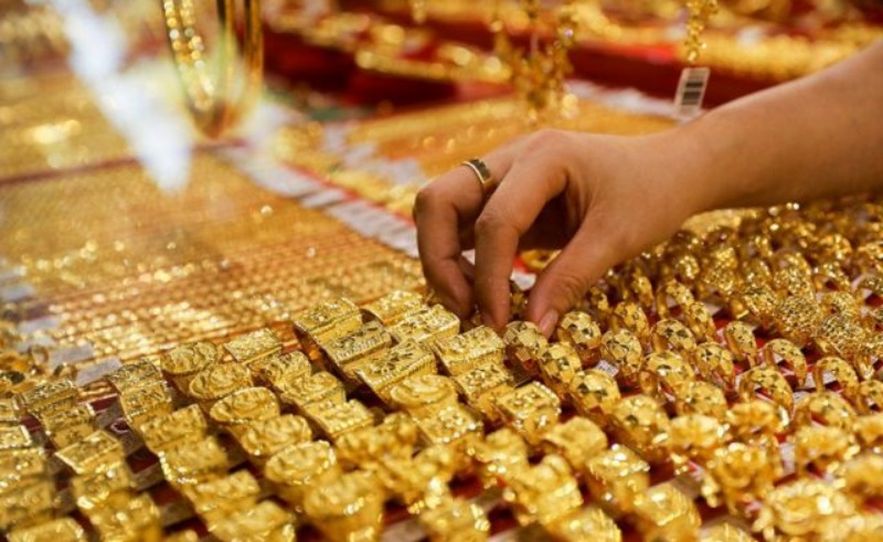 Vàng bạc là tượng trưng cho sự giàu sang và quyền lực cũng như danh vọng và tiền tài